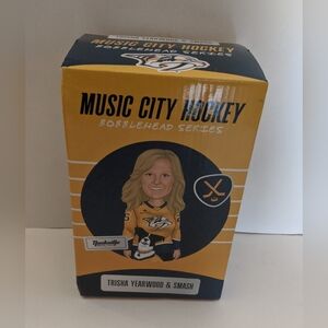 Nashville Predators Music City Series Trisha Yearwood & Smash Bobblehead OPENBOX